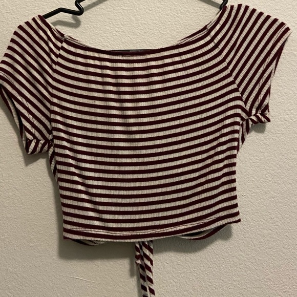 Stripped Crop Top - Picture 3 of 3